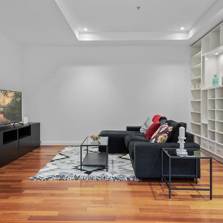 Stylish And Spacious 2-Bed Apartment Melbourne Dış mekan fotoğraf