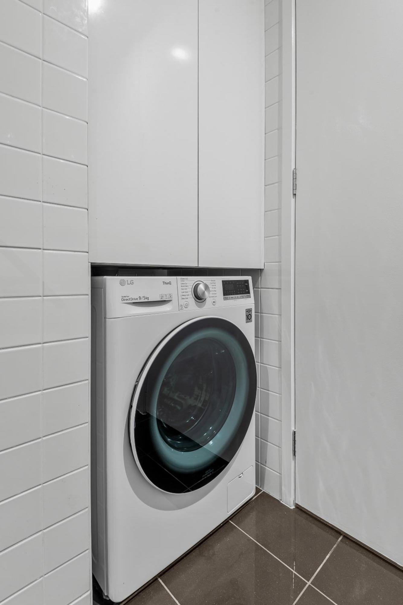 Stylish And Spacious 2-Bed Apartment Melbourne Dış mekan fotoğraf